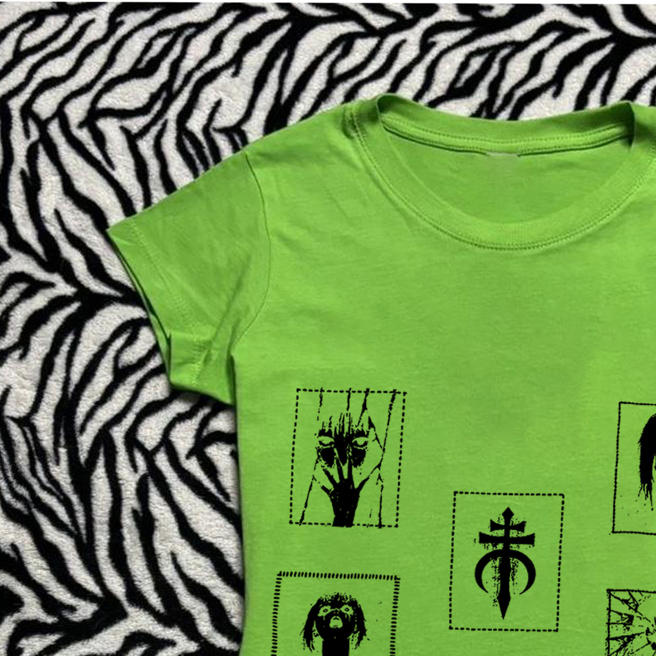 Top corto vintage anni 2000 da - Y2K Graphic Baby Tee Crop recensione e prezzo
